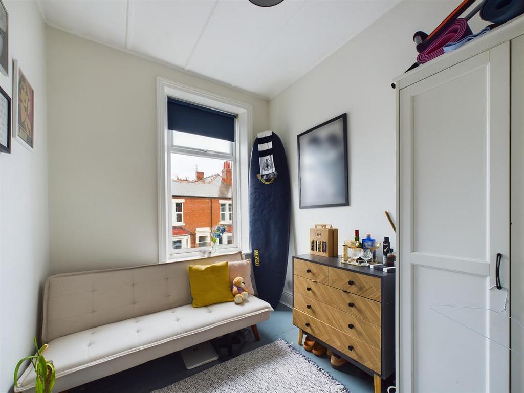 Bed 2.jpg