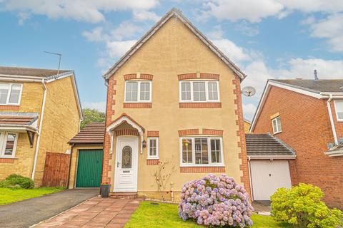 3 bedroom detached house for sale, Cae Collen, Blackwood, NP12