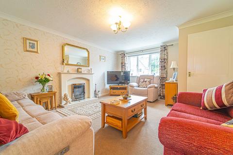 31 Cae Collen, Blackwood, NP12 1FF