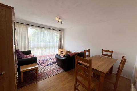 2 bedroom flat to rent, Avenue Road , Leicester LE2