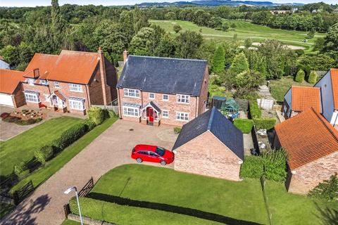 4 bedroom detached house for sale, De Brus Park, Marton