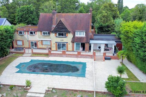 6 bedroom detached house for sale, The Ridgeway, Cuffley