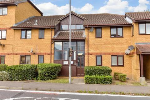 1 bedroom maisonette for sale, Radwinter Avenue, Wickford, Essex