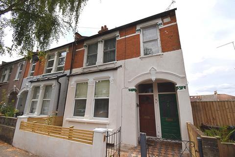 25 Callis Road, London, E17 8PN
