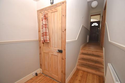25 Callis Road, London, E17 8PN