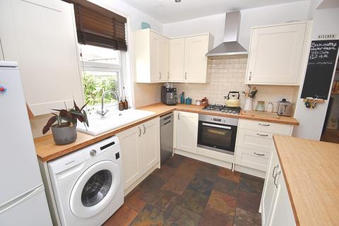 25 Callis Road, London, E17 8PN
