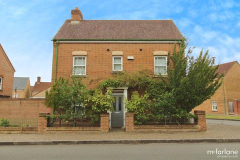 3 bedroom detached house for sale, East Wichel Way, Swindon SN1