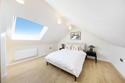 4 bedroom terraced house for sale, Birchanger Road, London