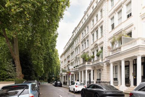 2 bedroom flat for sale, Cornwall Gardens, South Kensington SW7