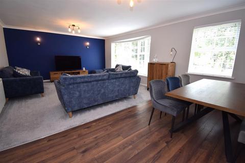 2 bedroom flat for sale, Kensington Court, South Shields