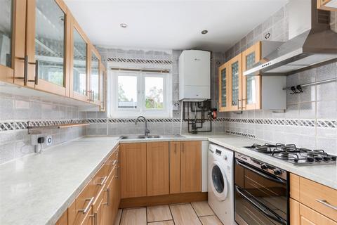 4 bedroom terraced house for sale, Claremont Avenue, Motspur Park KT3