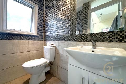 65 Howard Road, New Malden, KT3 4EB