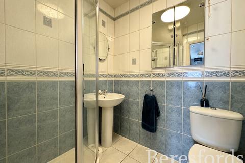 23 Newtons Close, Rainham, RM13 7AX