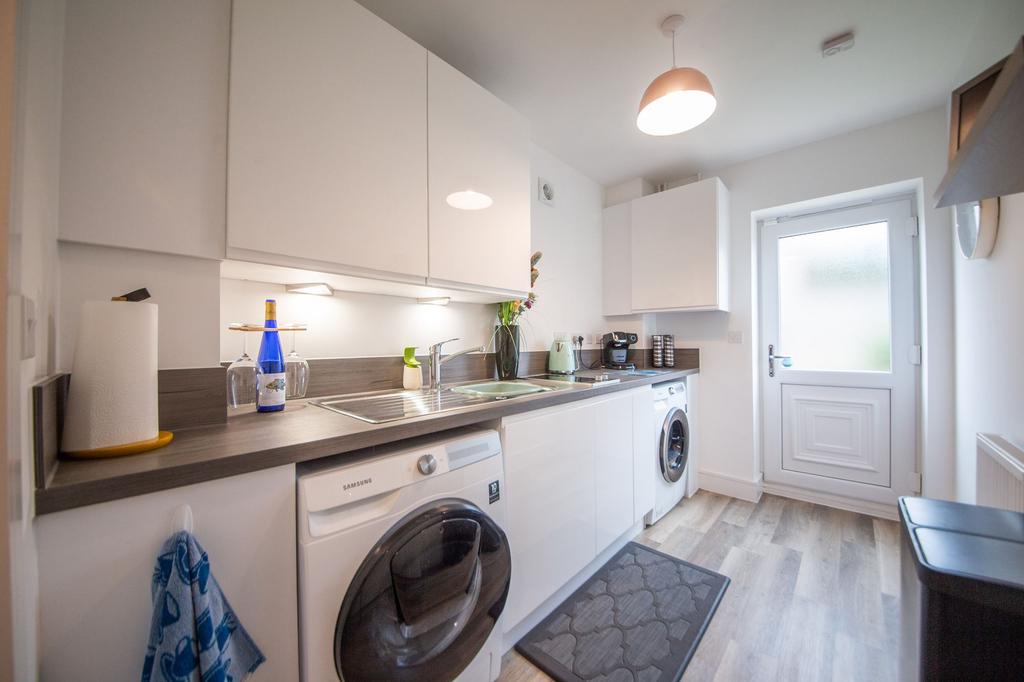 Utility Room / Kitchenette