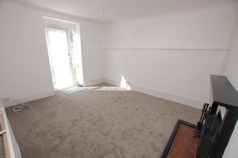 1 bedroom flat for sale, Hillside Street, Hythe, CT21