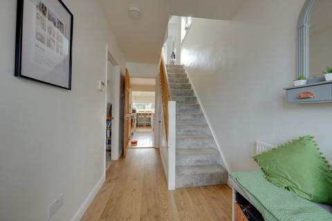 4 bedroom end of terrace house for sale, Marle Avenue, Burgess Hill, RH15