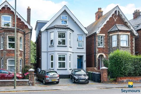 2 bedroom flat for sale, Woodbridge Road, Surrey GU1