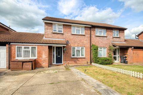 3 bedroom semi-detached house for sale, North Way, Wokingham RG41