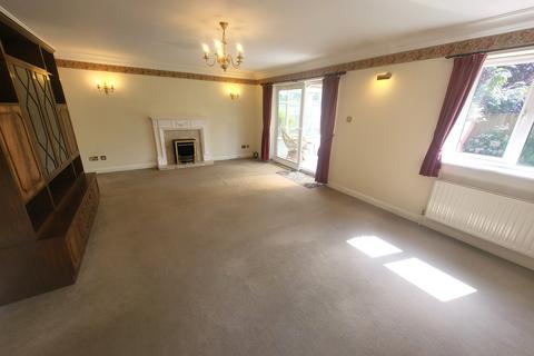 3 bedroom detached bungalow to rent, Wavering Lane West, Gillingham SP8