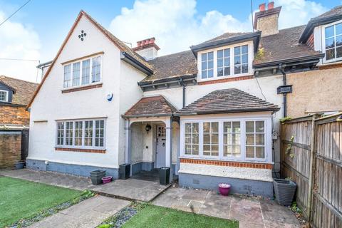 3 bedroom end of terrace house for sale, Shepperton Road, Laleham, TW18