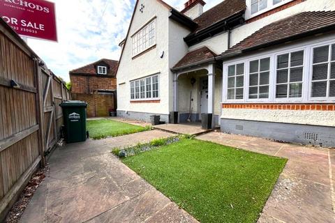 3 bedroom end of terrace house for sale, Shepperton Road, Laleham, TW18