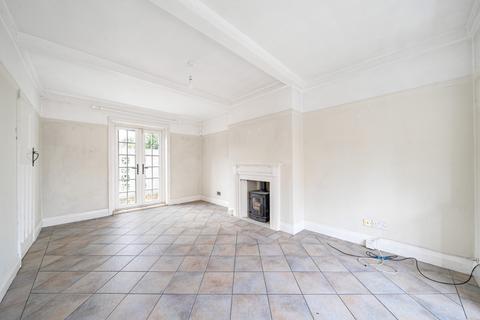 3 bedroom end of terrace house for sale, Shepperton Road, Laleham, TW18