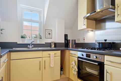 2 bedroom flat for sale, Burnell Gate, Chelmsford CM1