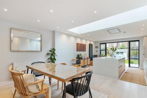 65 Aston Road, London, SW20 8BG