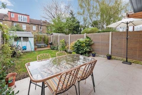 65 Aston Road, London, SW20 8BG