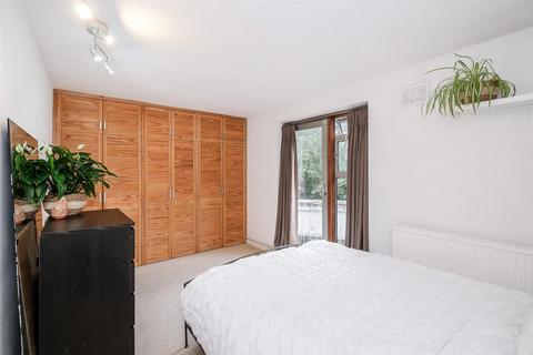Flat 3, Buxton House Buxton Drive, London, E11 1PH