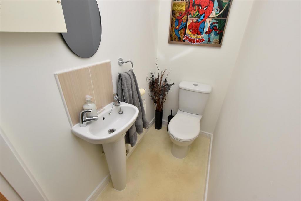 Cloakroom/wc