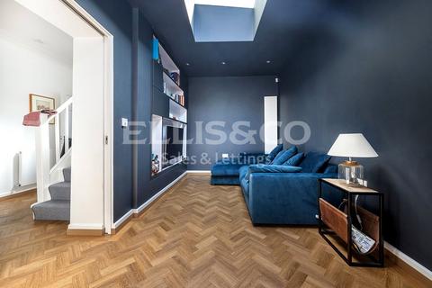 14 Cranmer Road, Edgware, HA8 8UB
