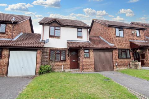 3 bedroom link detached house to rent, Membury Close, Camberley GU16