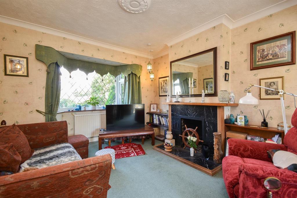 Hoads Wood Road, Hastings 2 bed semidetached house for sale £295,000