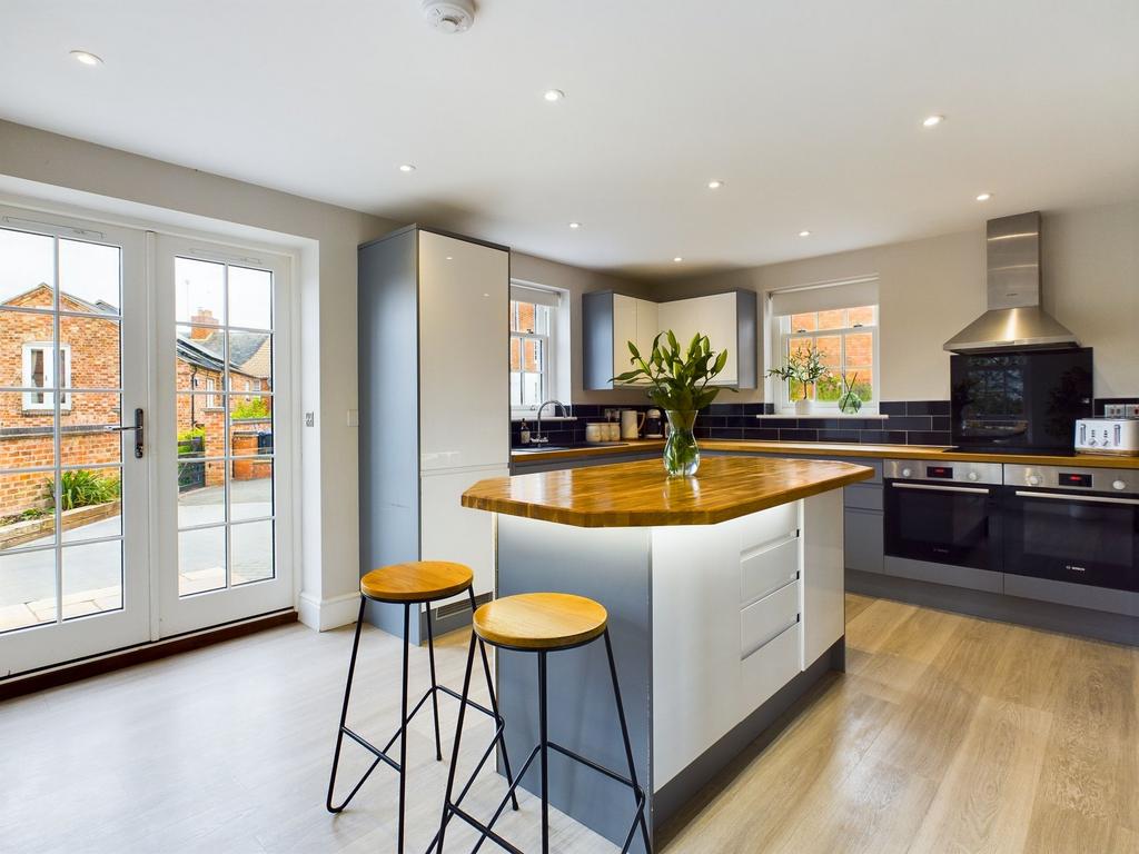 Kitchen/Breakfast Room