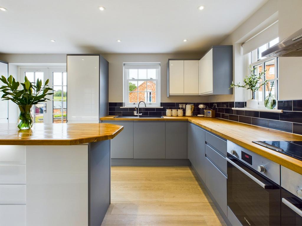 Kitchen/Breakfast Room