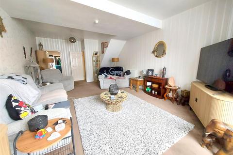 3 bedroom end of terrace house for sale, Sutton Road, Kidderminster