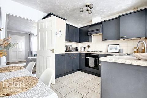 2 bedroom terraced house for sale, Kennett Way, Stevenage