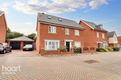 4 bedroom detached house for sale, Reeds Close, Basildon