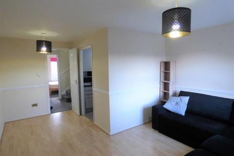 2 bedroom maisonette to rent, Maplin Park, Langley, Berkshire