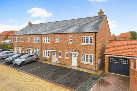 3 bedroom end of terrace house for sale, Bishopdale Way, Fulford