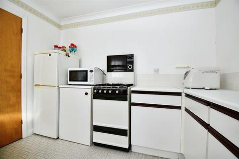 10 Apple Tree Close, Hull, HU8 0EQ