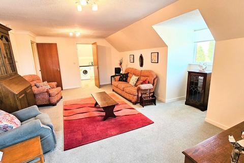 2 bedroom flat for sale, Midland Way, Thornbury, Bristol