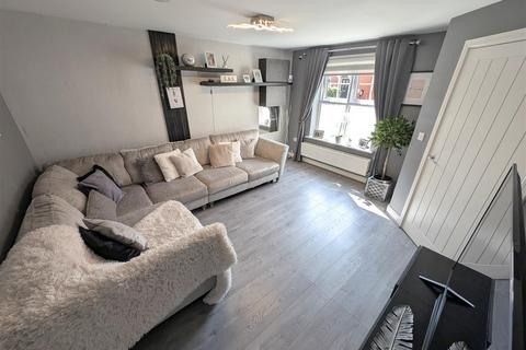 3 bedroom end of terrace house for sale, Price Close, Sandbach