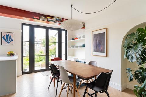 252 Kingsbridge Road, Morden, SM4 4PZ
