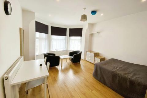 House share to rent, Burnley Road, London, NW10