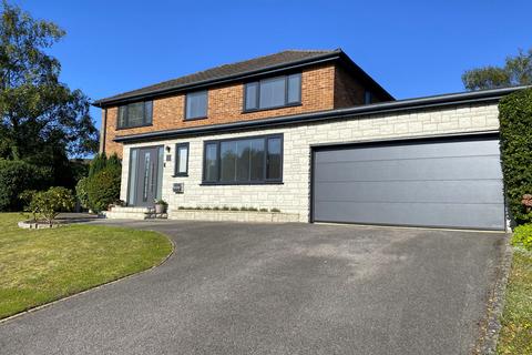 4 bedroom detached house for sale, Merriefield Avenue, Broadstone BH18