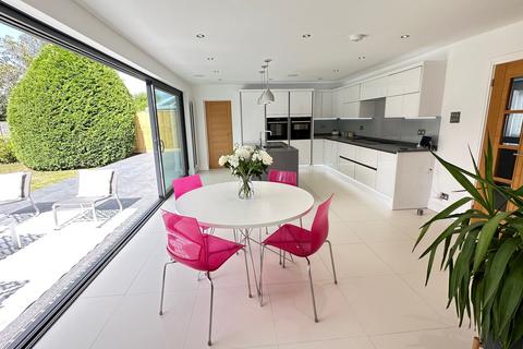 4 bedroom detached house for sale, Merriefield Avenue, Broadstone BH18