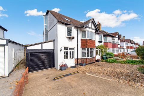 4 bedroom end of terrace house for sale, Sandersfield Road, Banstead