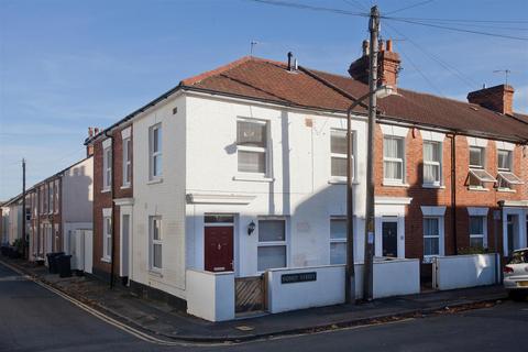 2 bedroom end of terrace house to rent, Sidney Street, Salisbury